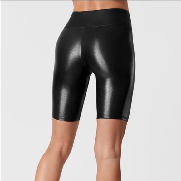 Carbon38 High Waisted Takara Biker Shorts Black - Picture 2 of 7